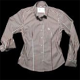 Camisa Fem. Botão quadrado.